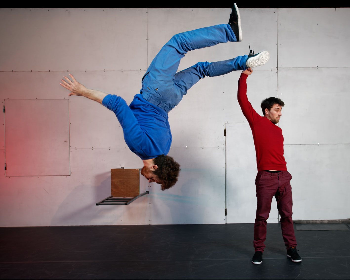 Cie_Barks Cirque_contemporain Cirque Spectacle La_Cascade